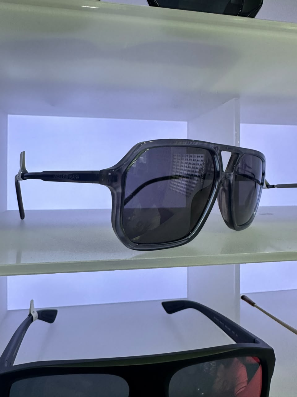 Dolce & Gabbana DG — Aviator Smoke Grey Transparente. Para Hombre