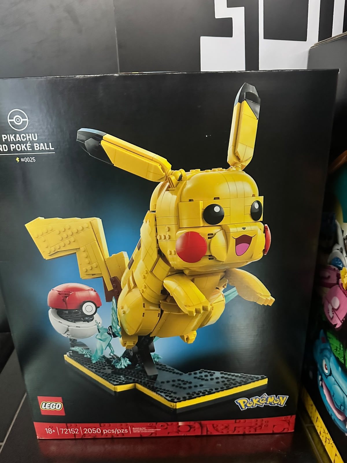 LEGO Pokémon 72152 — Pikachu & Poké Ball | 2,050 Piezas